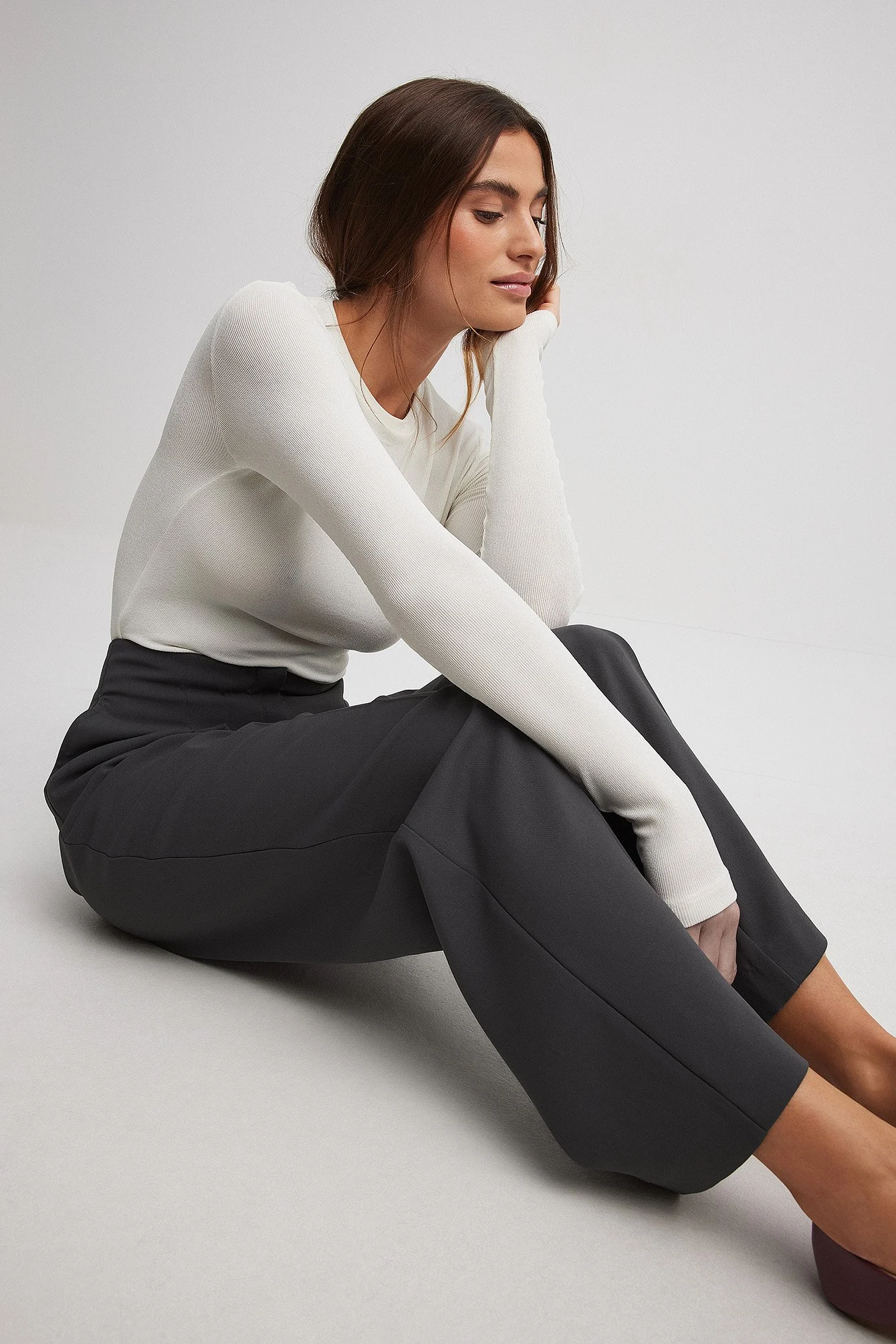 Weite Anzughose mit hoher Taille, ohne Bund