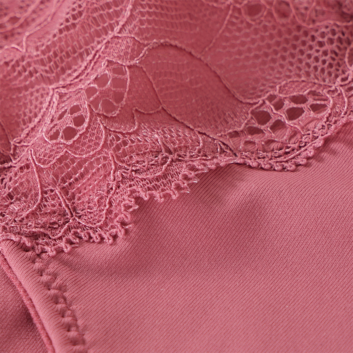 2 Damen Slips mit Spitze