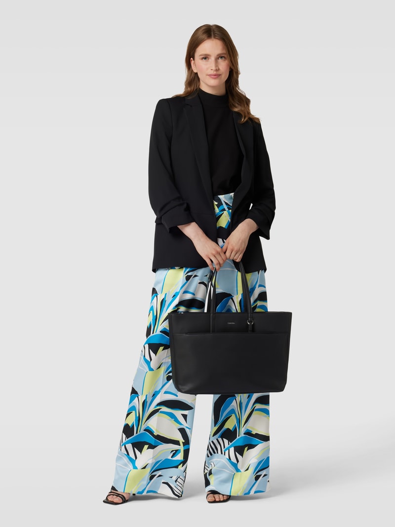 Shopper mit Label-Detail in schwarz