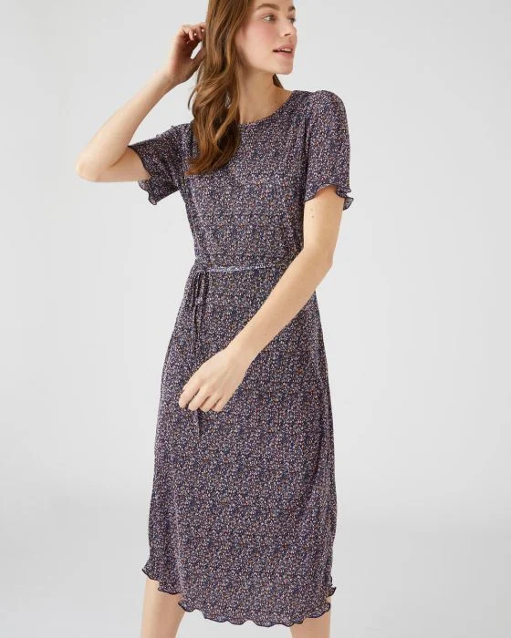 Robe plissée manches courtes