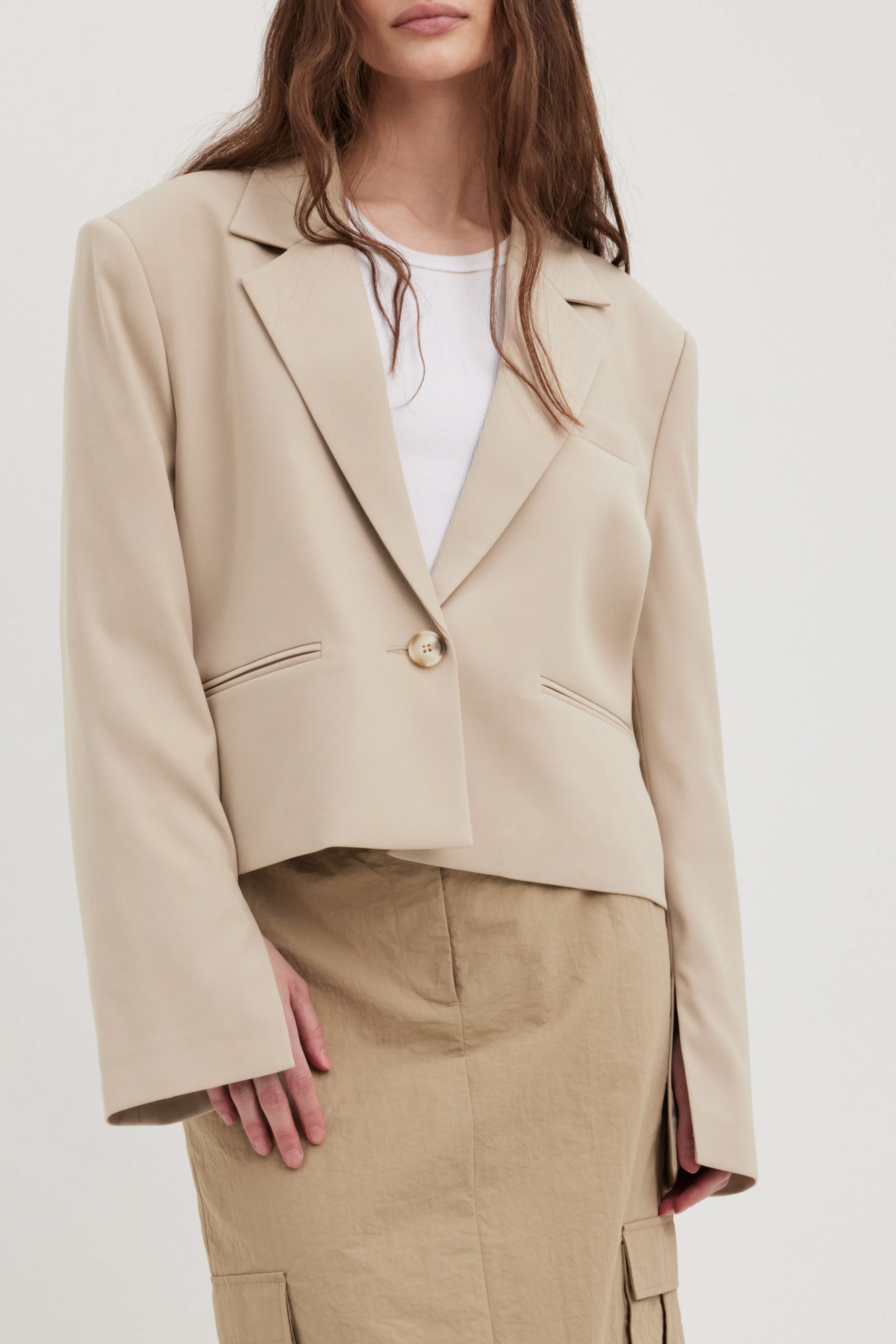 Kurzer kastenförmiger Blazer mit Schlitzdetails
