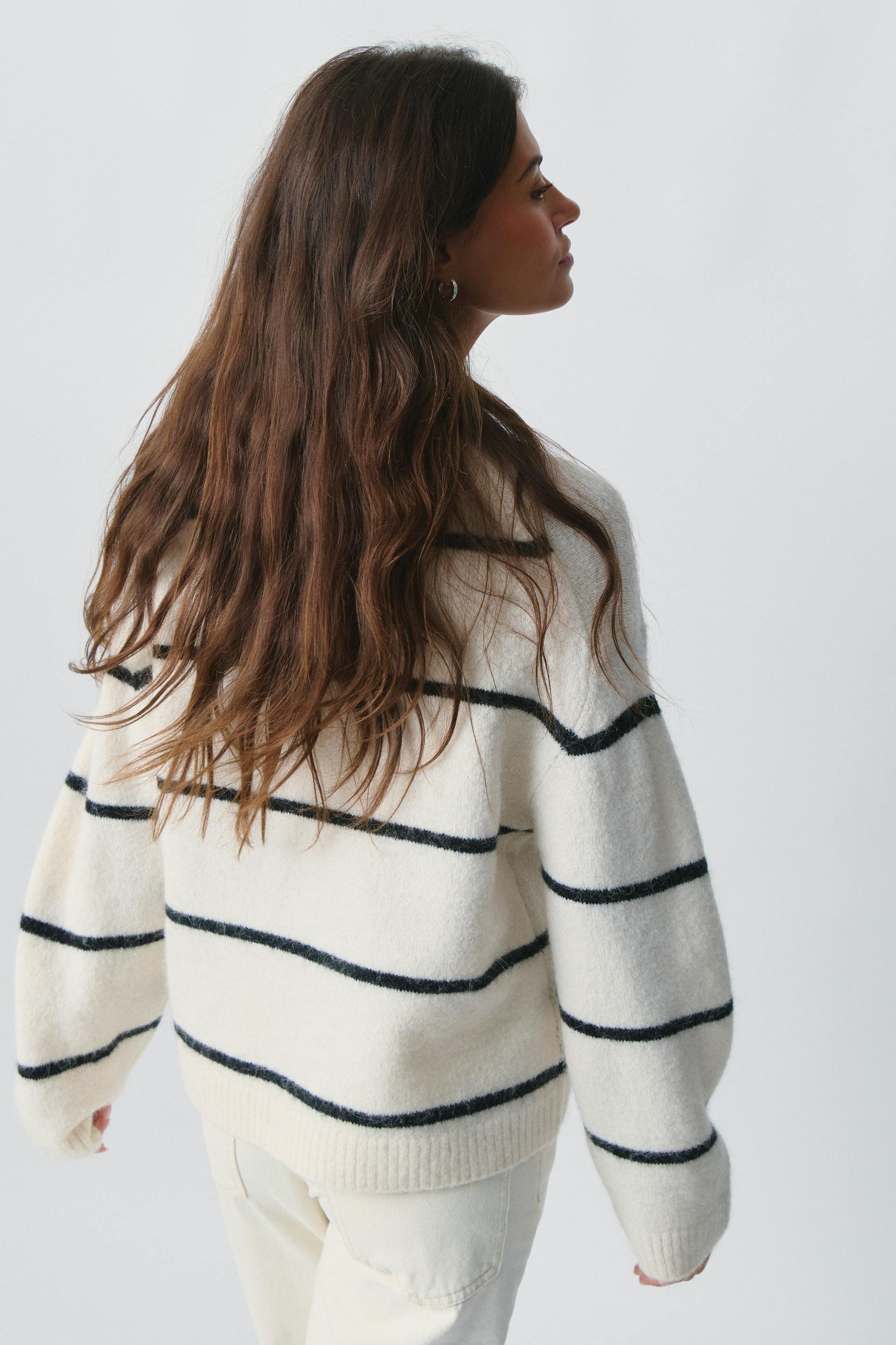 Crew neck knitted sweater