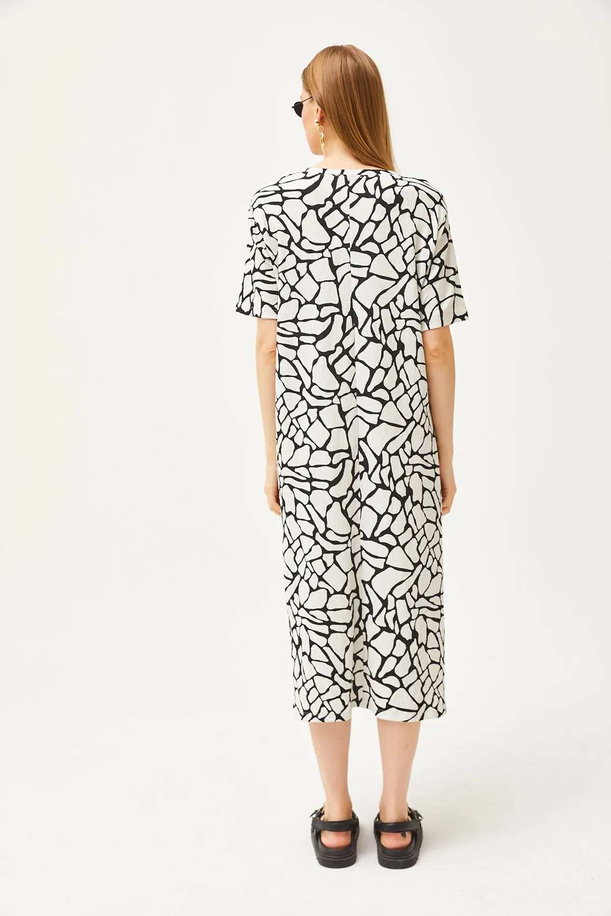 Olalook  Bürümcük Stone Ecru Oversize-Kleid mit Seitenschlitz ELB-19001880