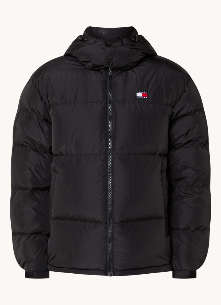 Jaqueta Tommy Hilfiger Puffer com enchimento de plumas e capuz removível.
