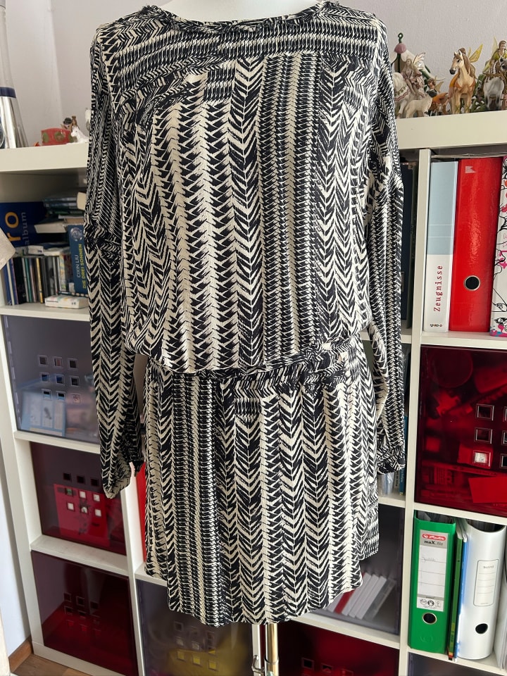 SECOND FEMALE Kleid 
