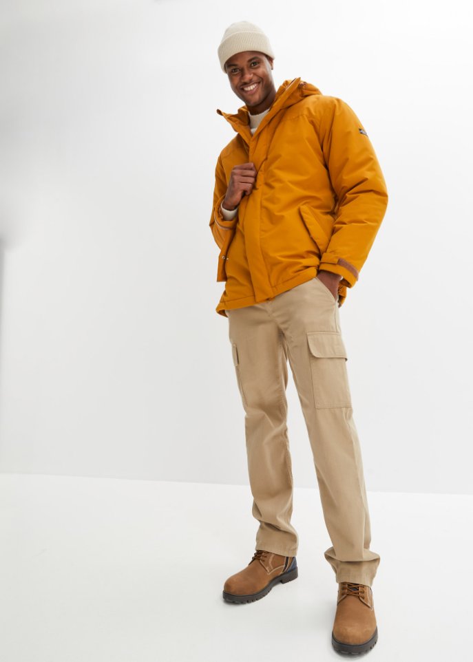 Winterjacke mit Komfortschnitt und recyceltem Polyester