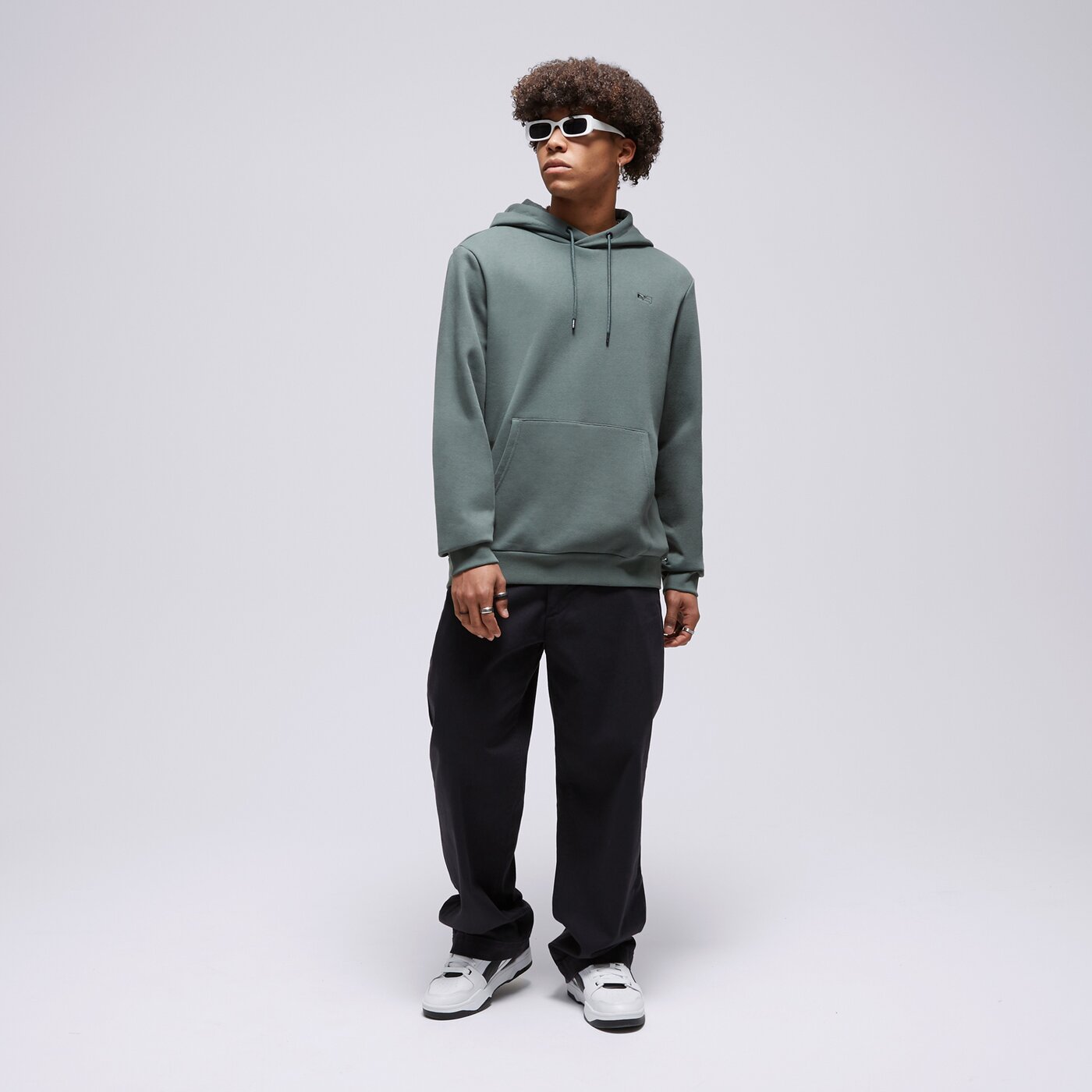 CONFRONT HOODIE ESSENTIAL HOODIE GREEN Grün