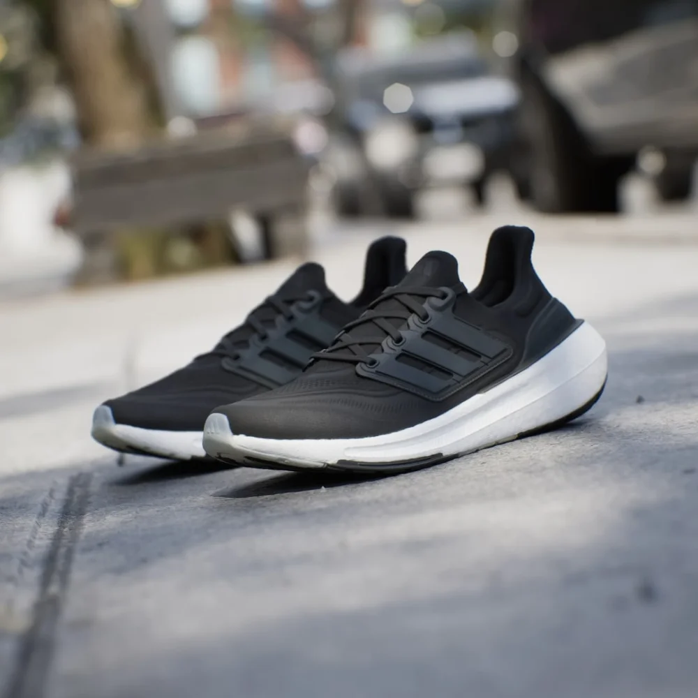 adidas Ultraboost Light GY9351 / schwarz