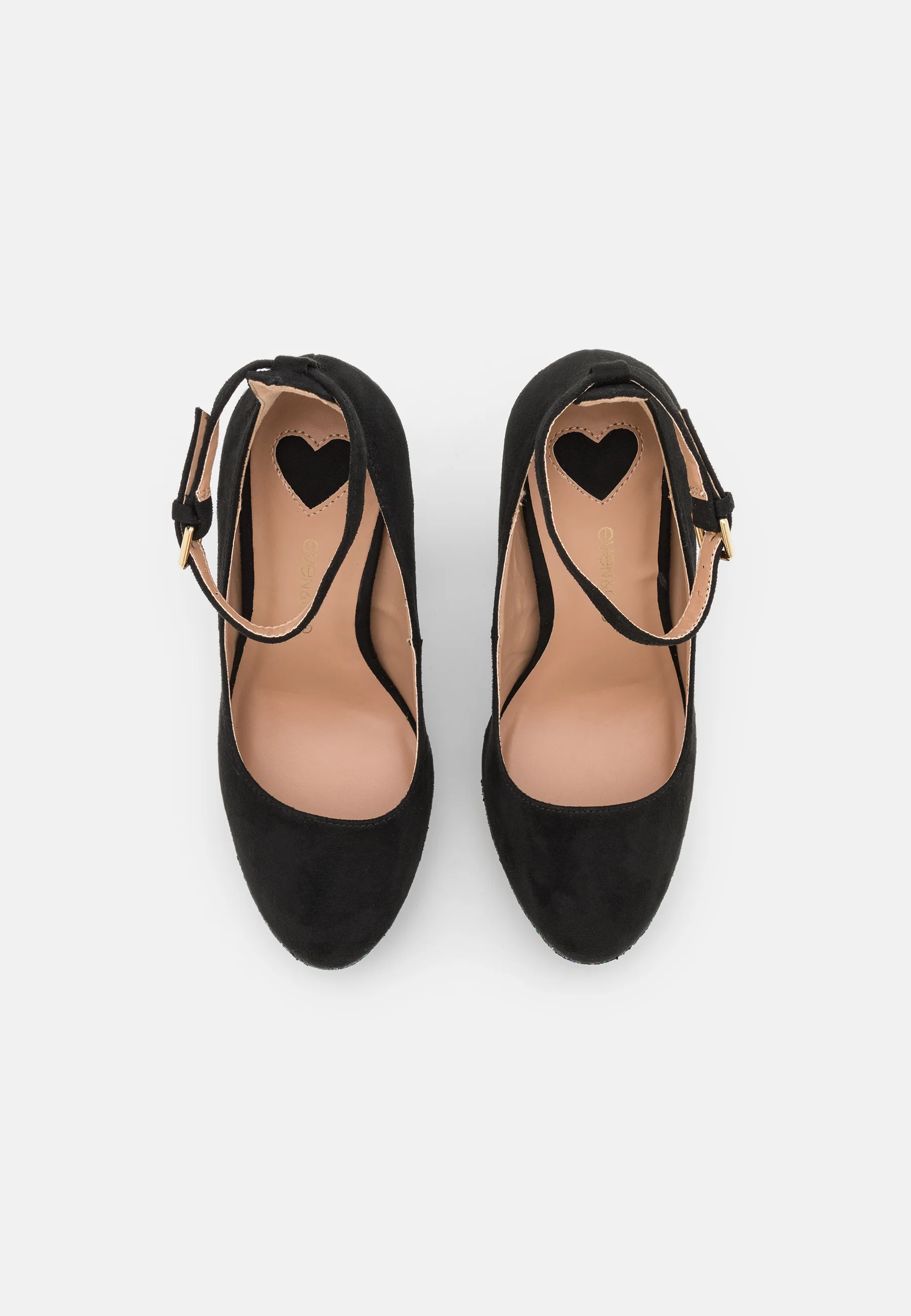 Zapatos de plataforma pares e impares
