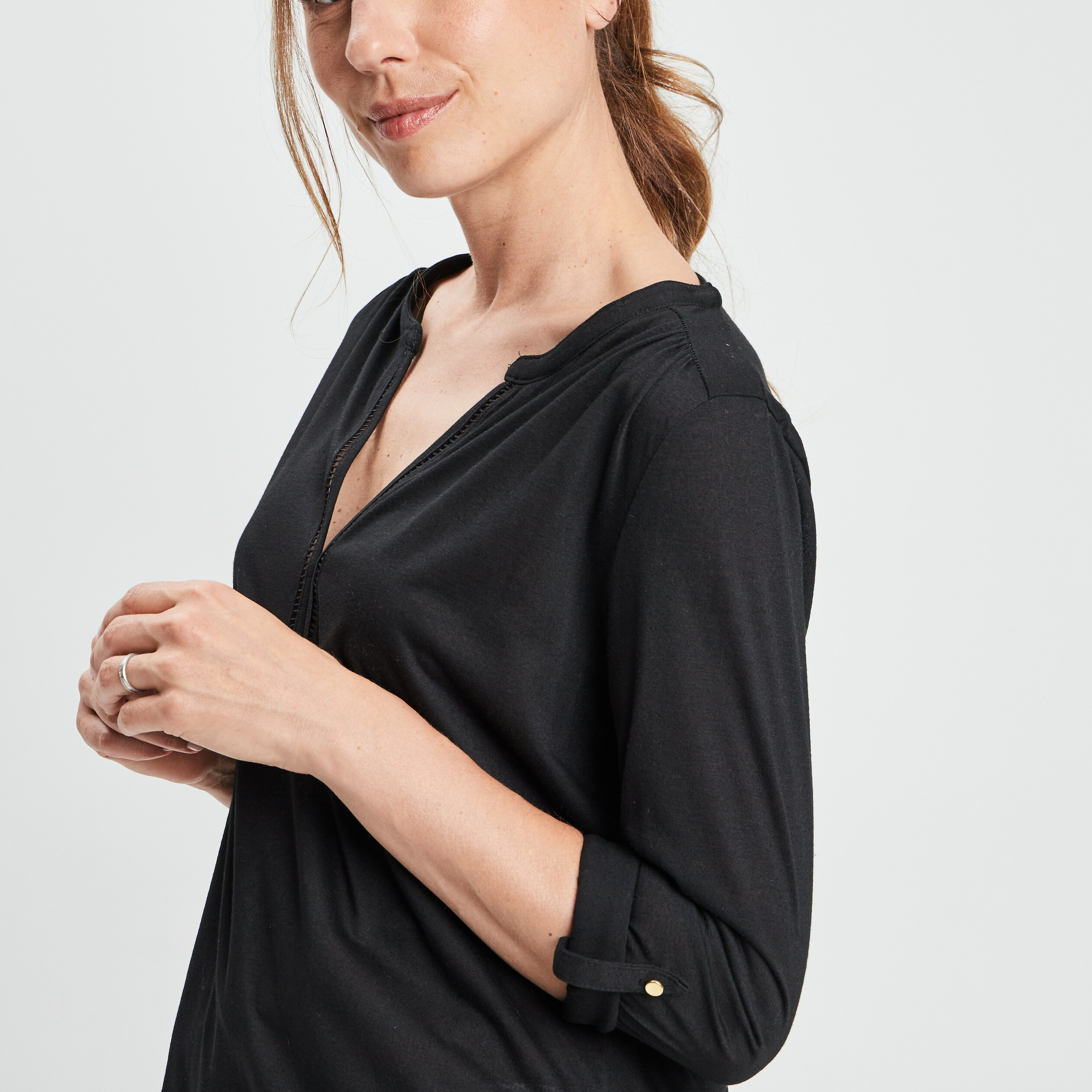 T-shirt manches longues à revers noir femme | La Halle