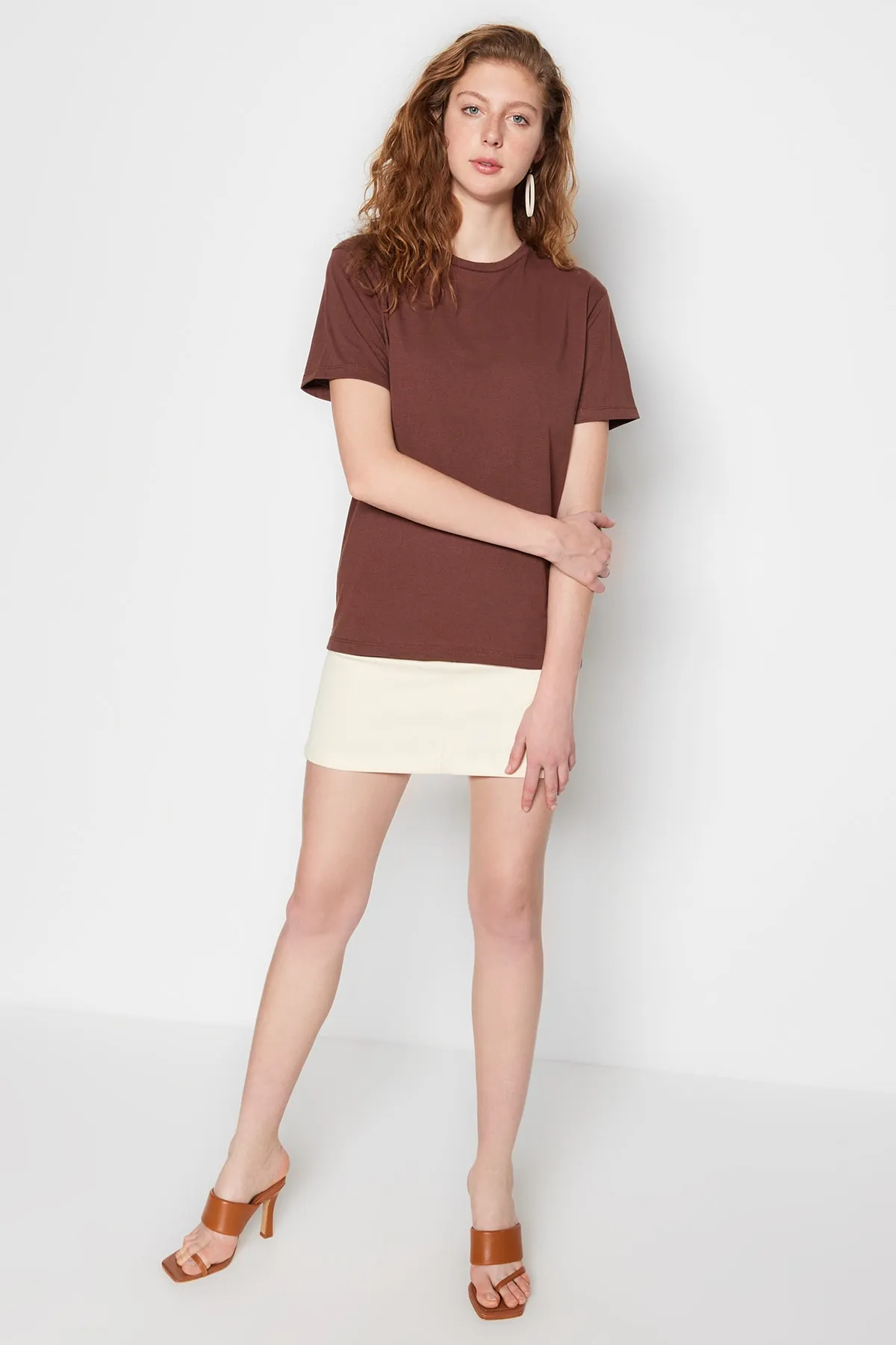 Trendyol Collection  Strick-T-Shirt im Boyfriend-Schnitt mit Rundhalsausschnitt - Braun, 100 % Baumwolle TWOSS20TS0134