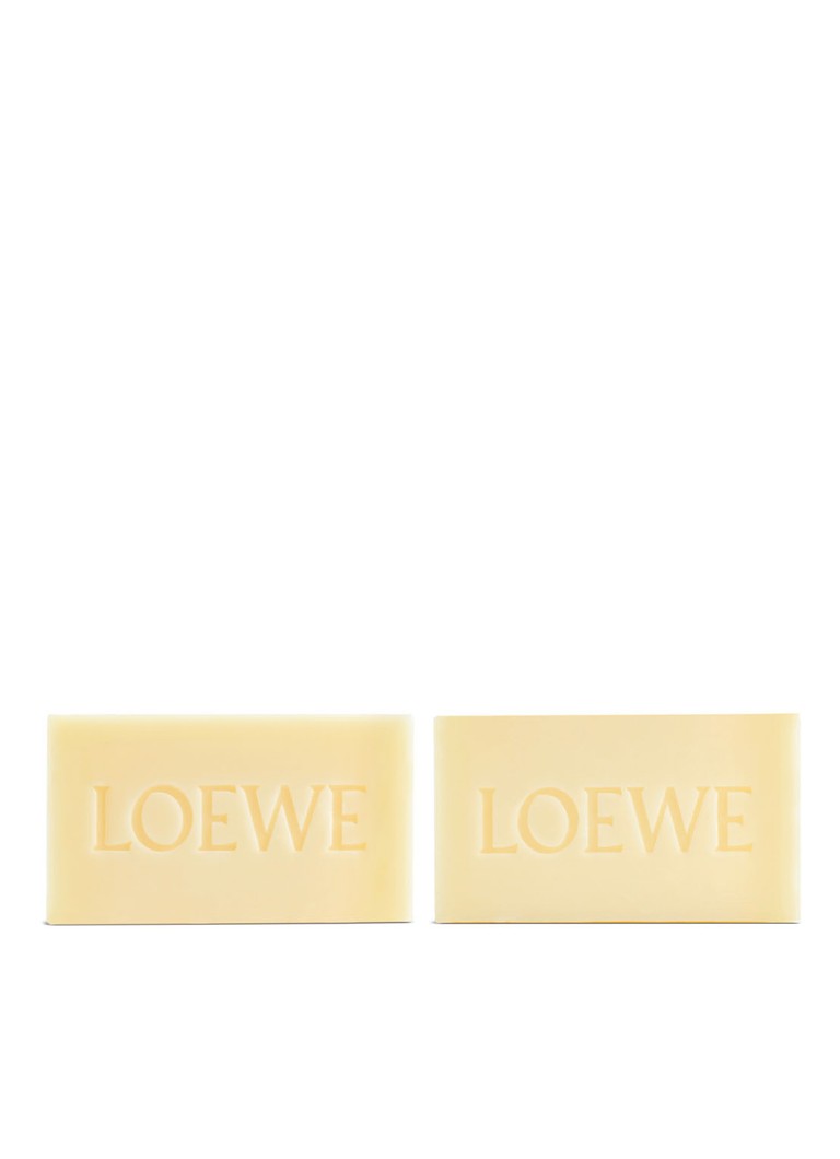 Zestaw dwóch mini mydełek w kostce z oregano marki LOEWE.