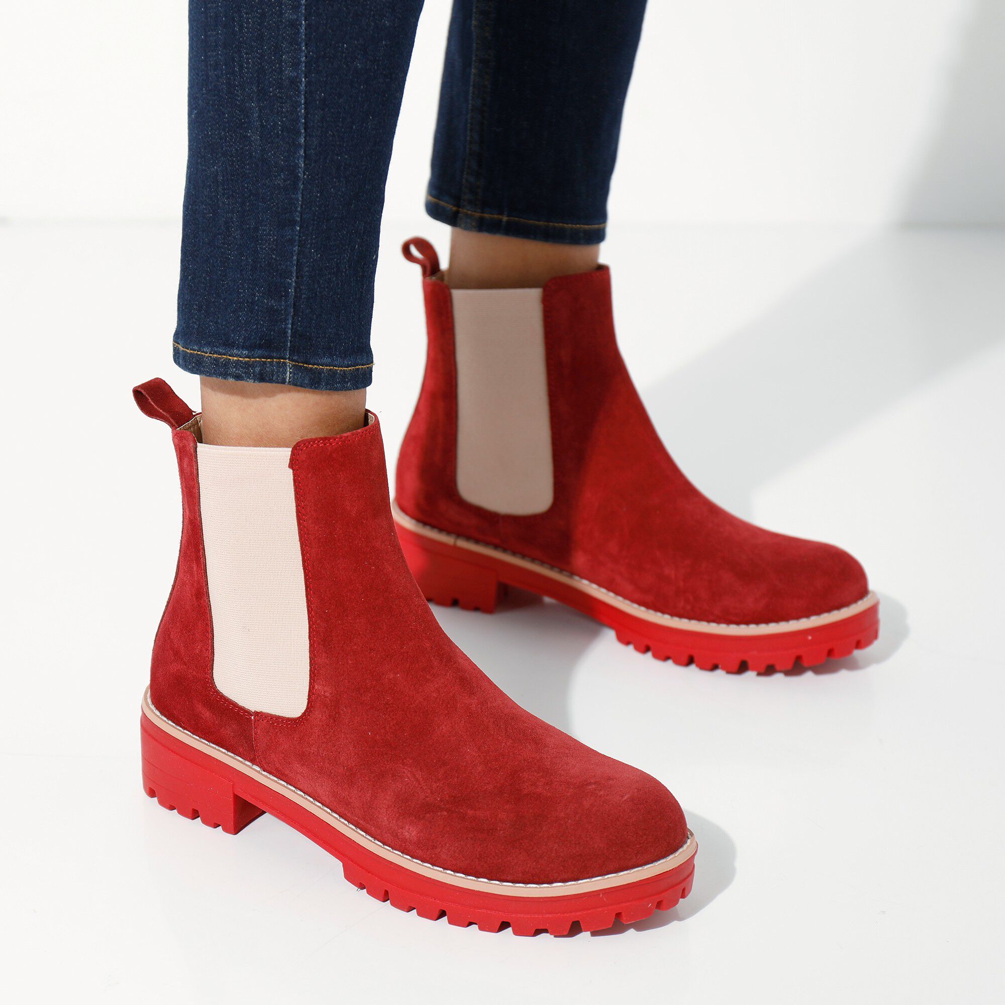Boots chelsea croûte de cuir, semelle crantée épaisse