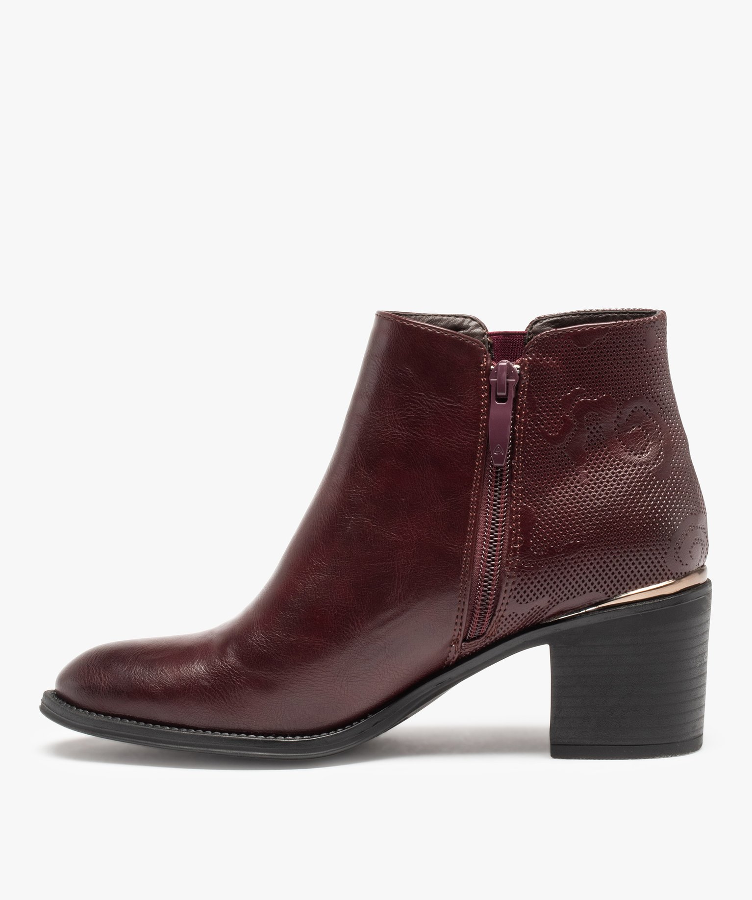 Boots femme à talon carré dessus uni motif en relief rouge fonce | GEMO