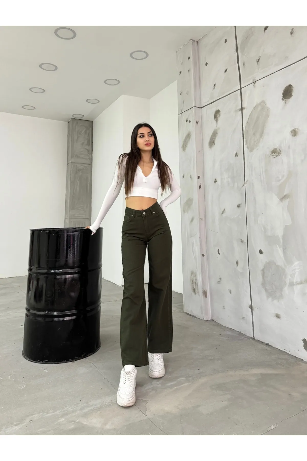 BİKELİFE  Khakifarbene Palazzo-Hose mit weitem Bein und hoher Taille für Damen