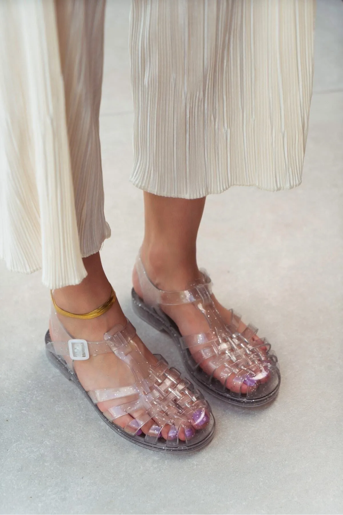 NİŞANTAŞI SHOES  Anderline Transparente, glitzernde Damensandalen mit Gürteldetail