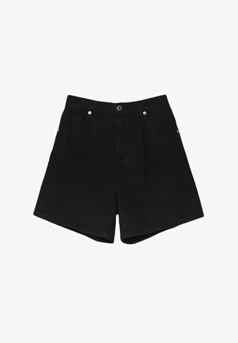 Stradivarius PLEATED BAGGY - Pantalones cortos vaqueros