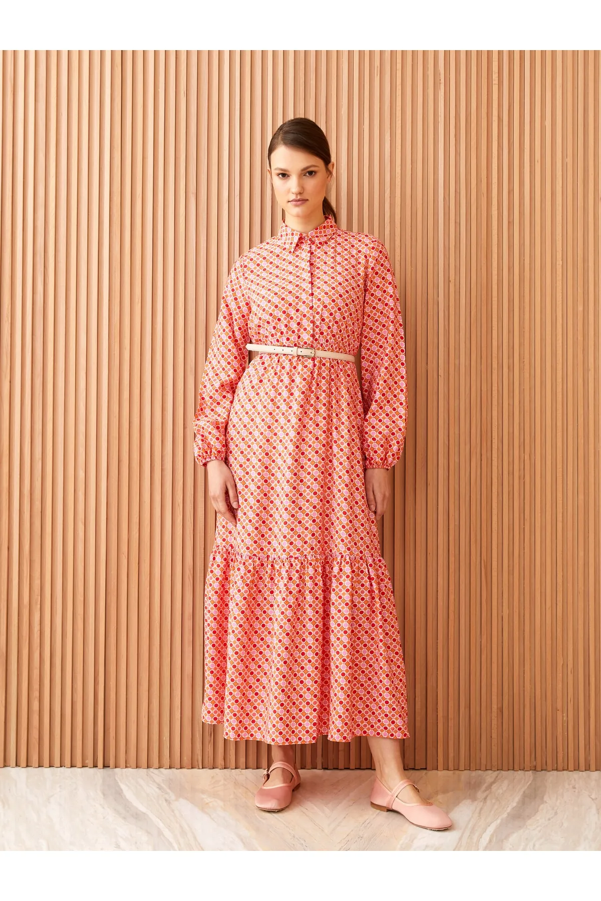 LC Waikiki  Gemustertes Langarm-Damenkleid mit Hemdkragen