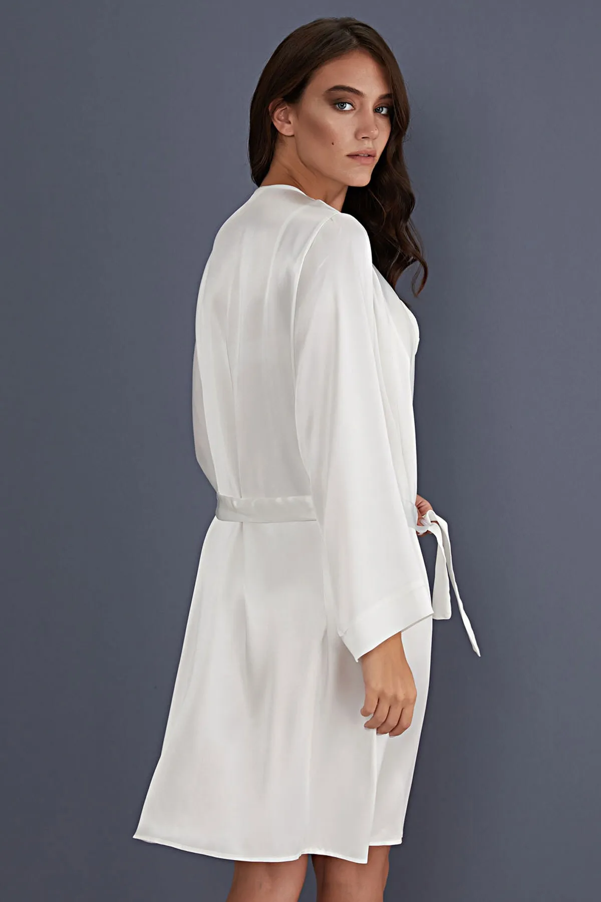 AYYILDIZ  815 Morgenmantel aus Ecru-Satin