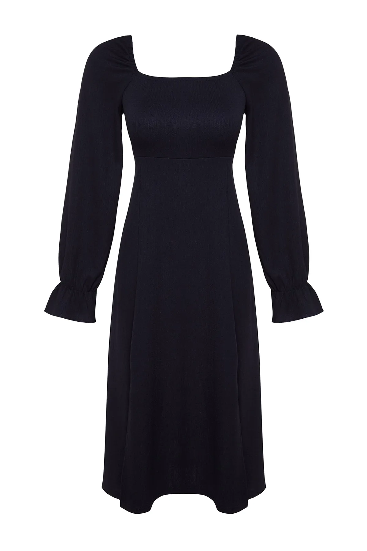 Trendyol Collection  Marineblaues Midi-Strickkleid mit quadratischem Ausschnitt und Schlitz und langen Ärmeln TWOAW24EL00188