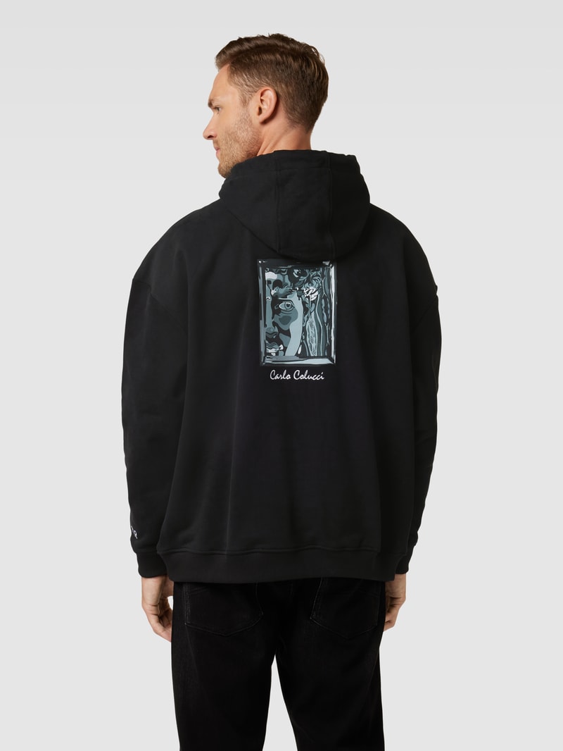 Hoodie mit Motiv-Print in schwarz
