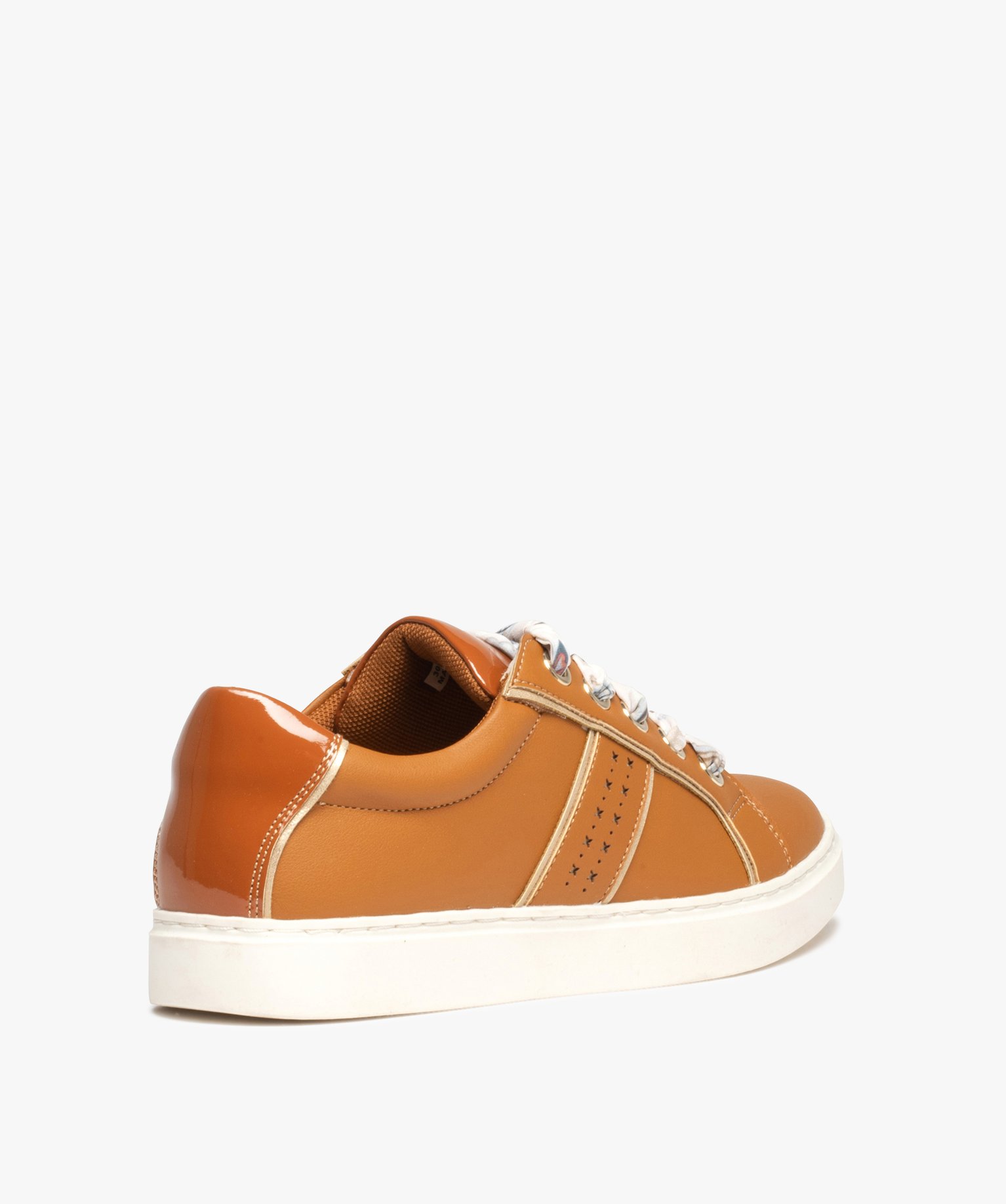 Baskets femme avec touches vernis et lacets foulard camel | GEMO
