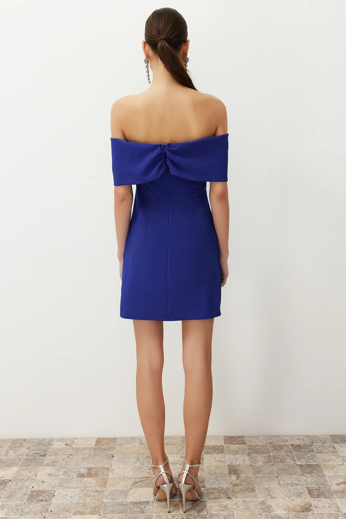 Trendyol Collection  Saks Carmen-Kragen gewebtes elegantes Abendkleid TPRSS24EL00154
