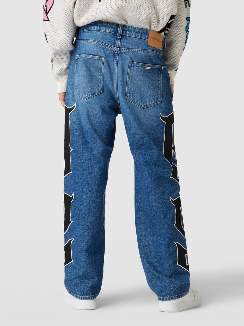 Baggy Fit Jeans mit Motiv-Print in blau