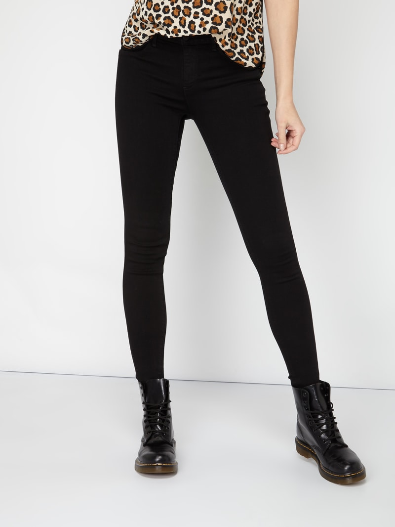 Coloured Skinny Fit Jeans in schwarz