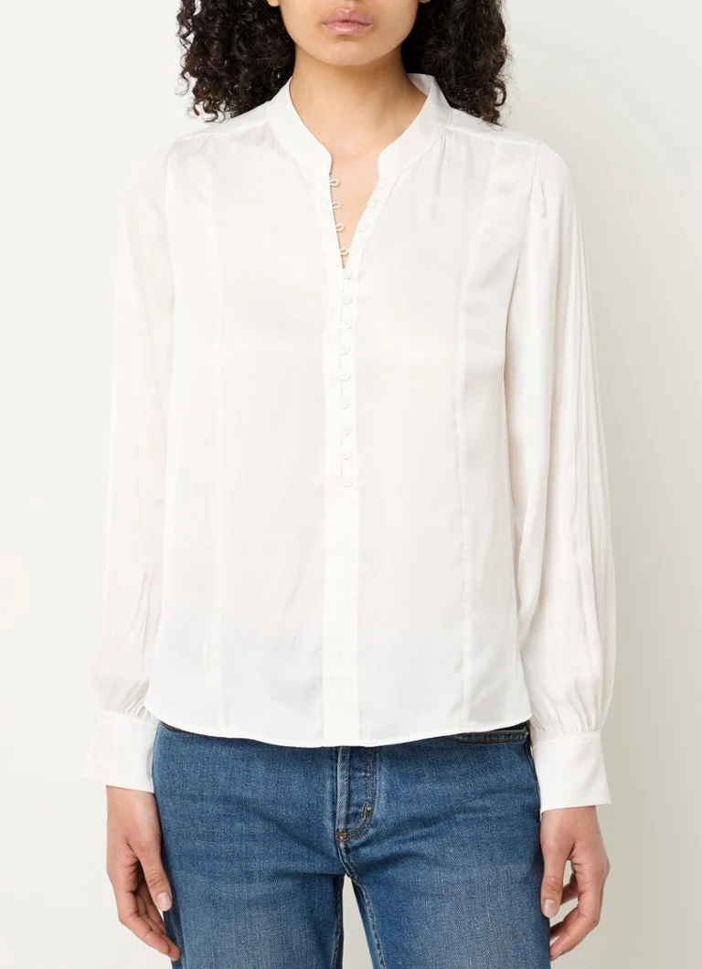 Bluză Twina din satin de la Zadig&Voltaire, cu guler înalt.