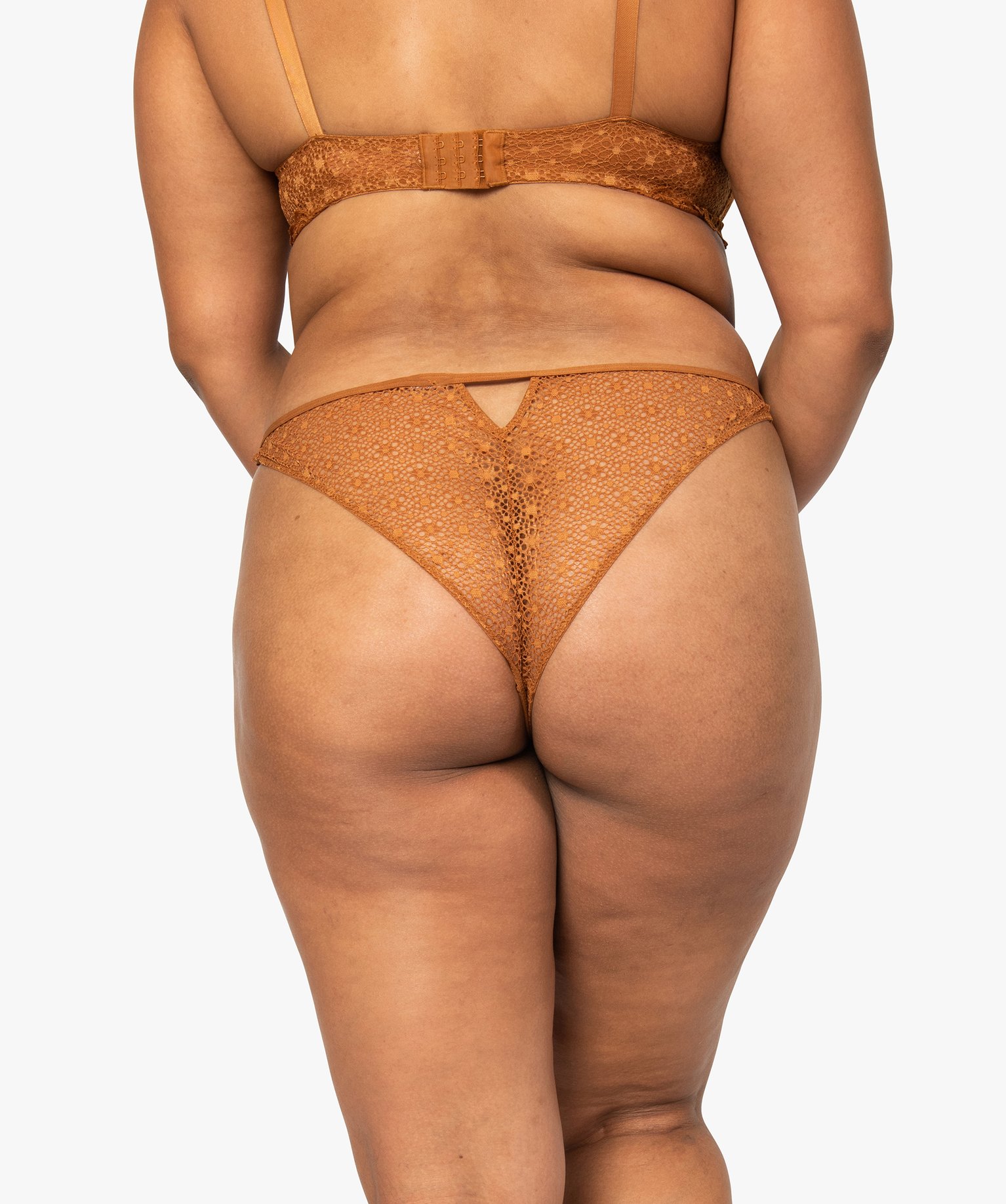 Tanga femme grande taille en dentelle et brides marron | GEMO