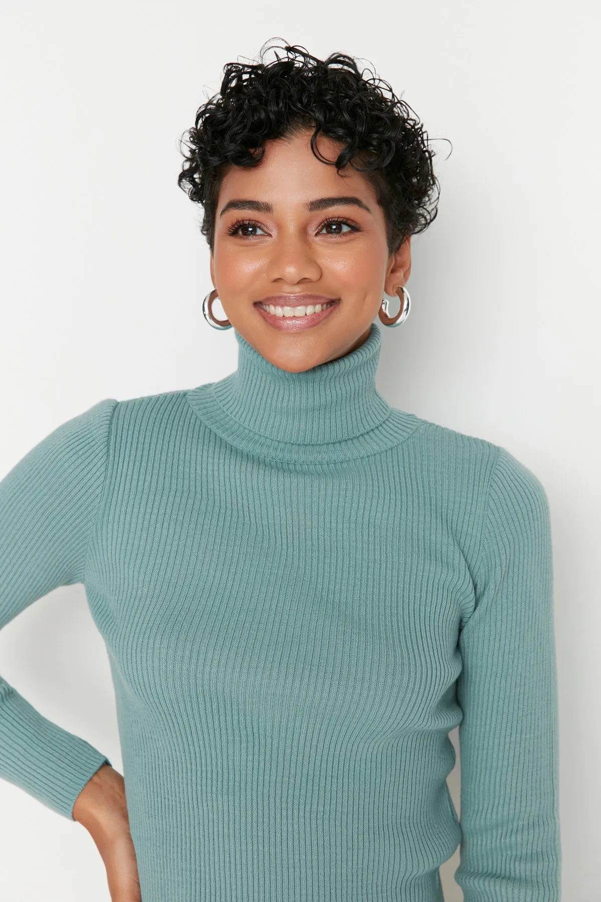 Trendyol Collection  Mintgrüner Basic Rollkragenpullover TWOAW21KZ1279