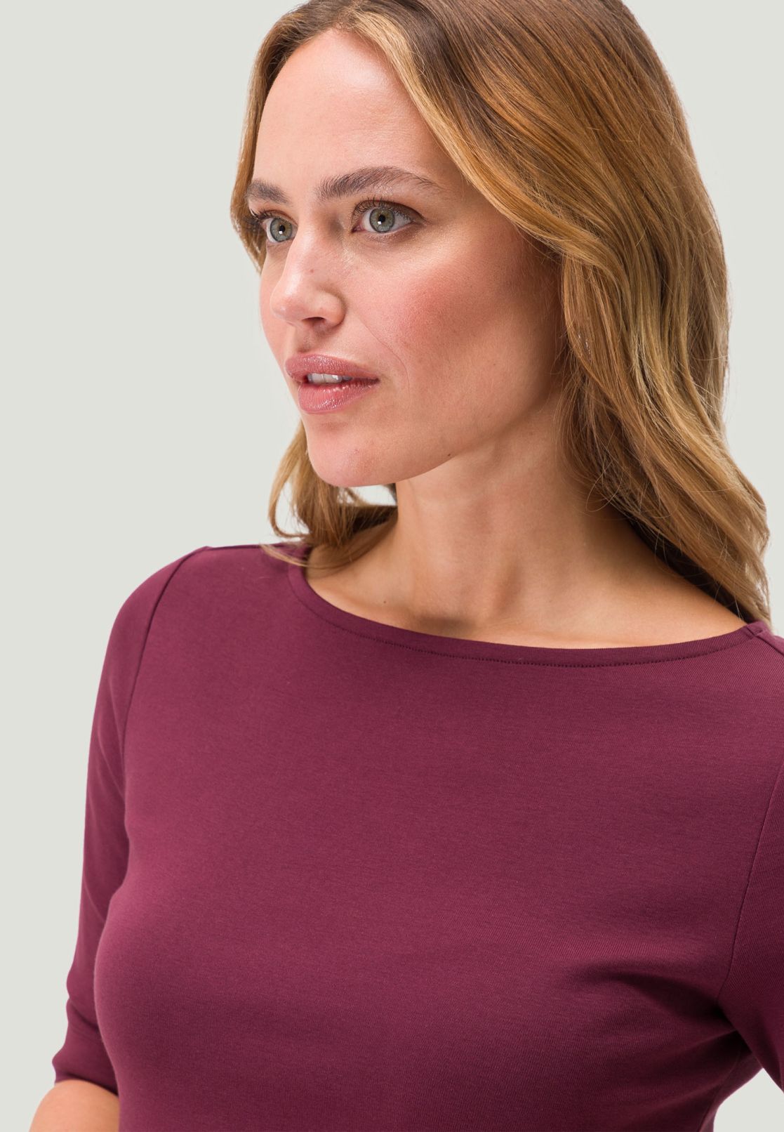 Shirt mit U-Boot Ausschnitt