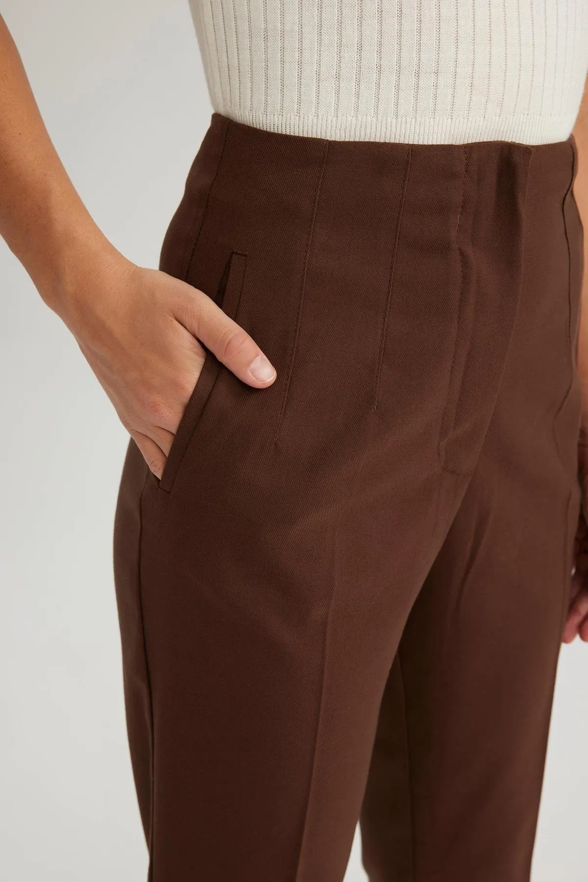 DeFacto  Slim Fit Hose mit hoher Taille und kurzem Bein und Taschen A5197ax23wn