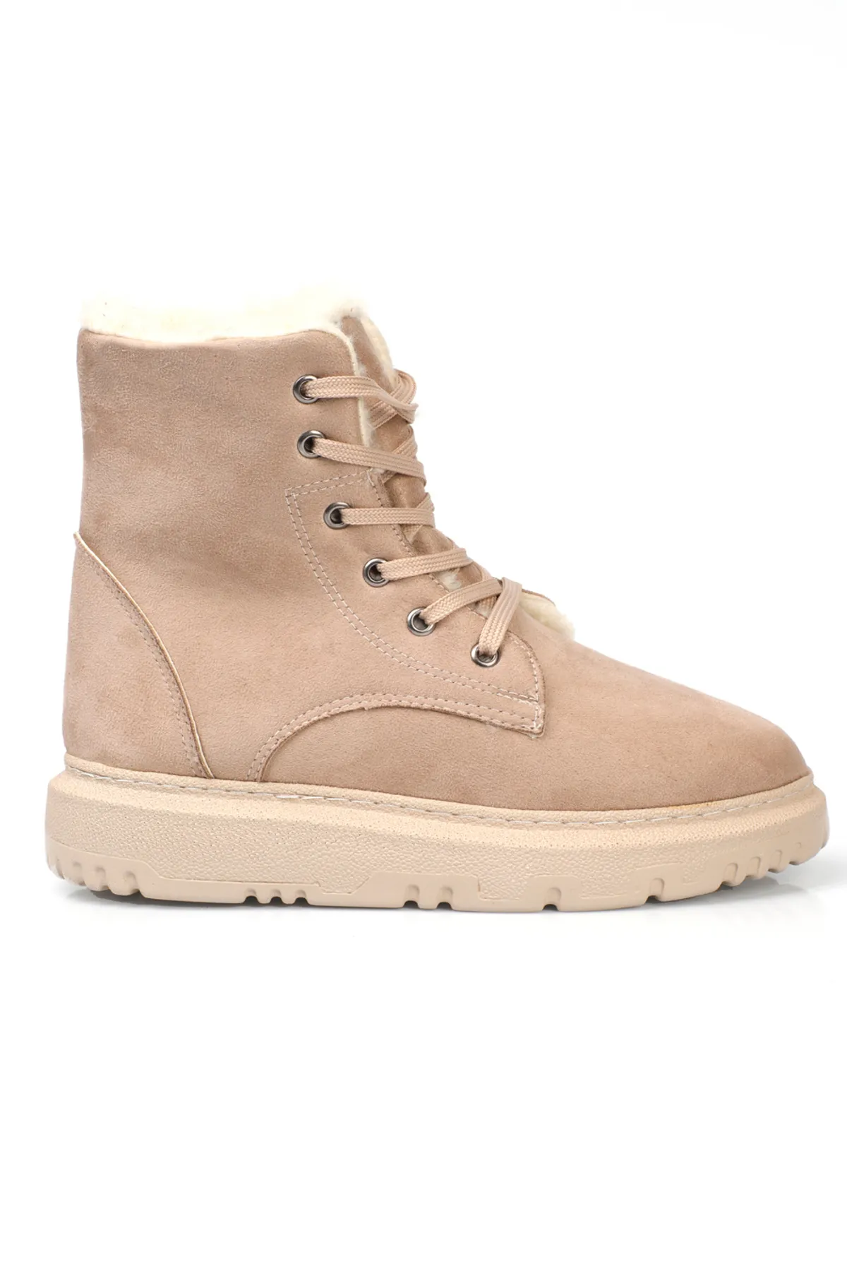 Capone Outfitters  Damenstiefel aus Lammfell mit runder Zehenpartie