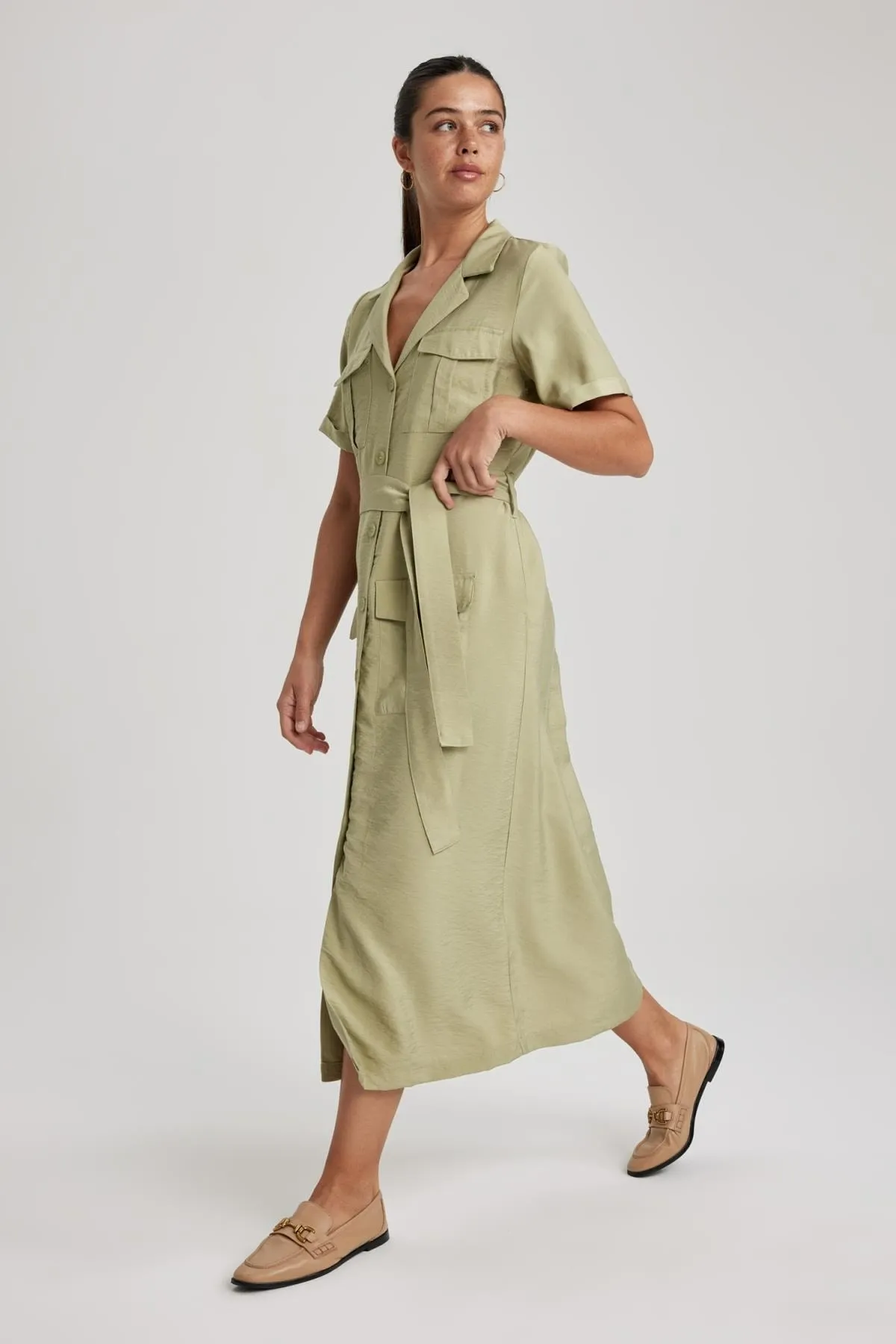 DeFacto  Prächtiges Twill-Midi-Kurzarmkleid mit Kragen
