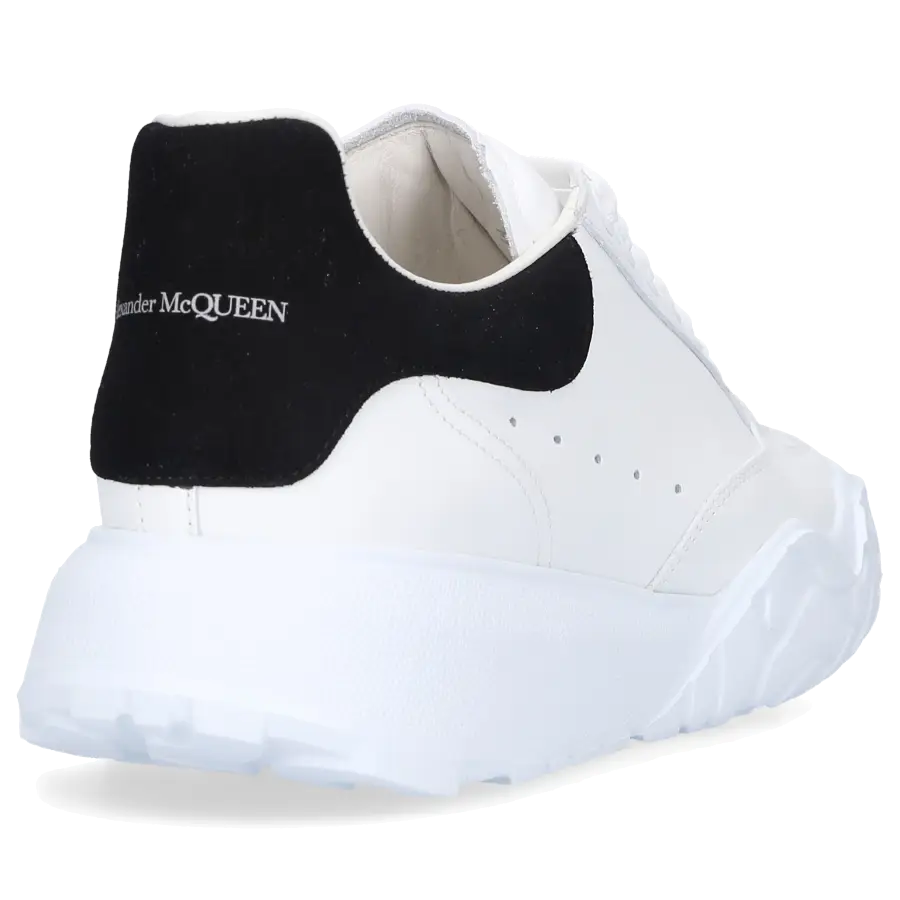 Alexander McQueen - Sneaker low COURT Kalbsleder - weiß