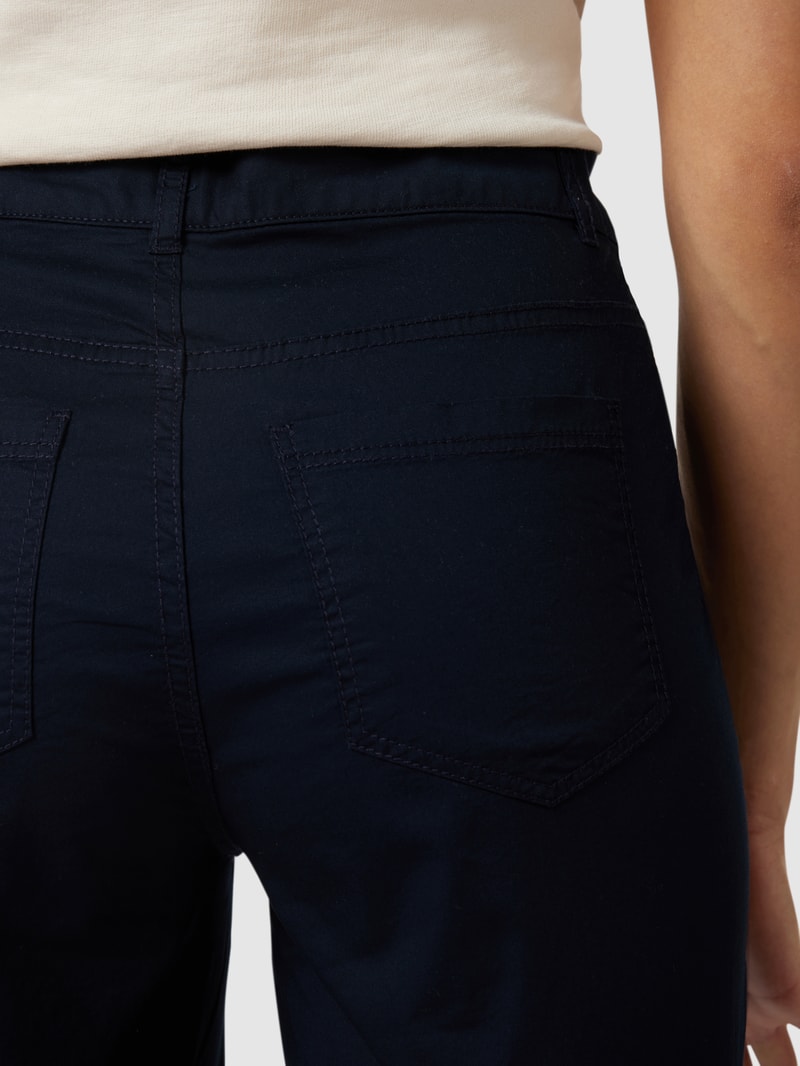 Shorts mit Eingrifftaschen in dunkelblau