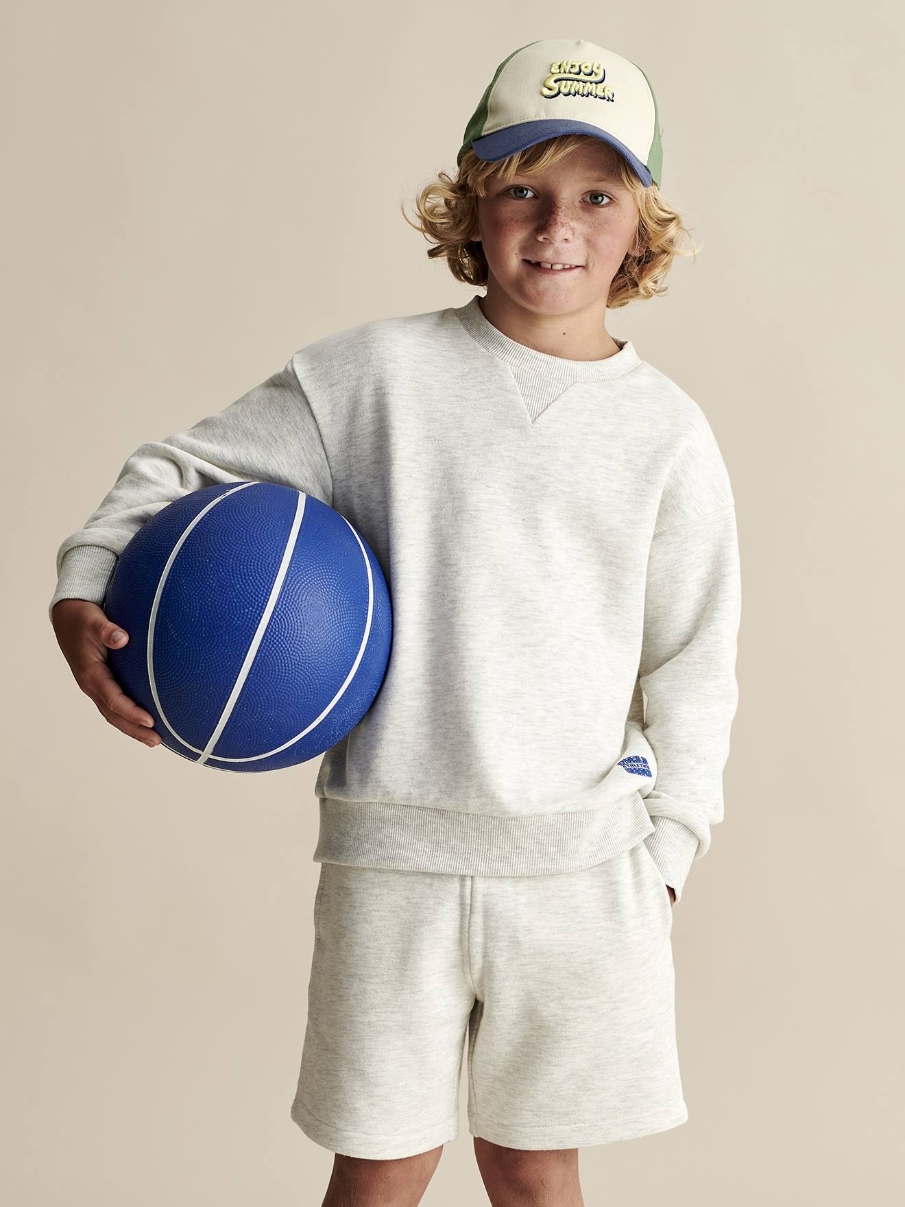 Vertbaudet Jungen Sport-Set: Sweatshirt & Shorts, personalisierbar Oeko-Tex - weiß meliert