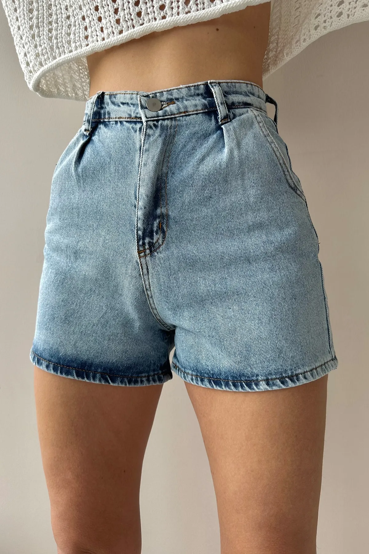 Trend Alaçatı Stili  Hellblaue Jeans-Shorts mit hoher Taille und vier Taschen für Damen ALC-X9963