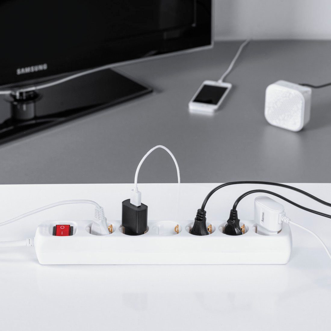 Hama Mehrfachsteckdose, 6-fach, Steckerleiste mit Schalter, 3 m Kabel Steckdosenleiste 6-fach (Kabellänge 3 m)