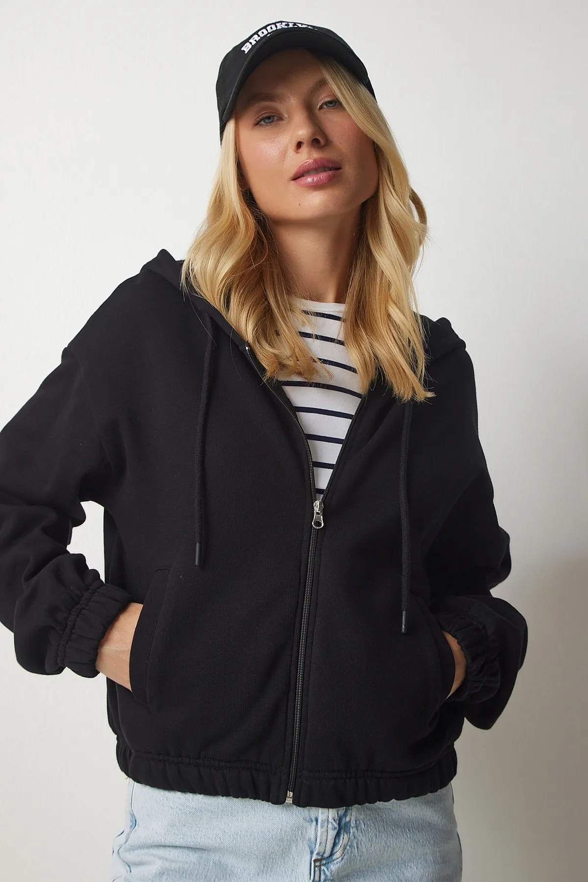 Happiness İstanbul  Sweatshirt - Schwarz - Regular Fit