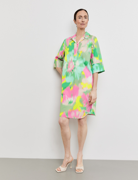 Gemustertes Kleid mit Kellerfalte