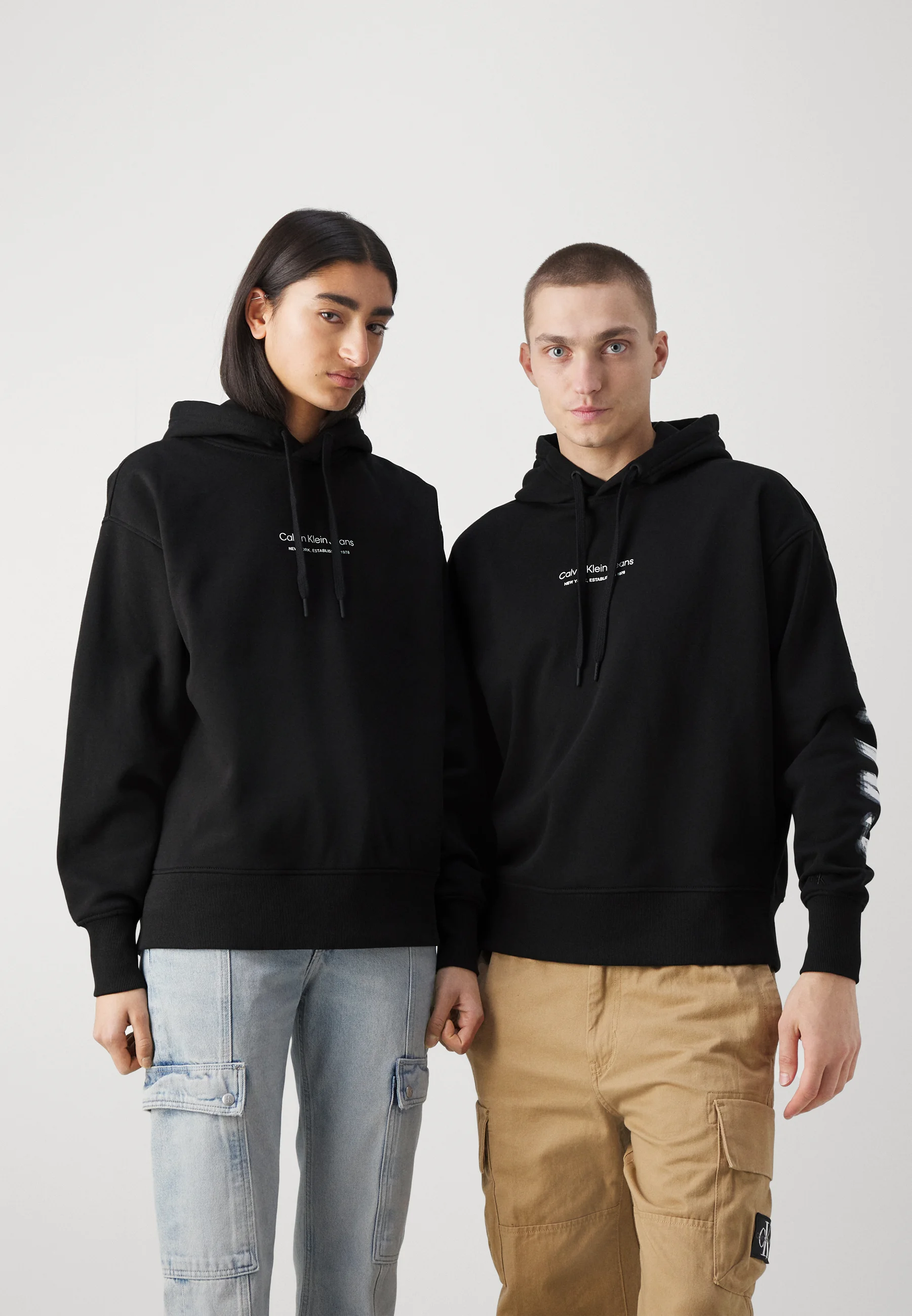 Sudadera con capucha unisex con logo Illusion de Calvin Klein Jeans