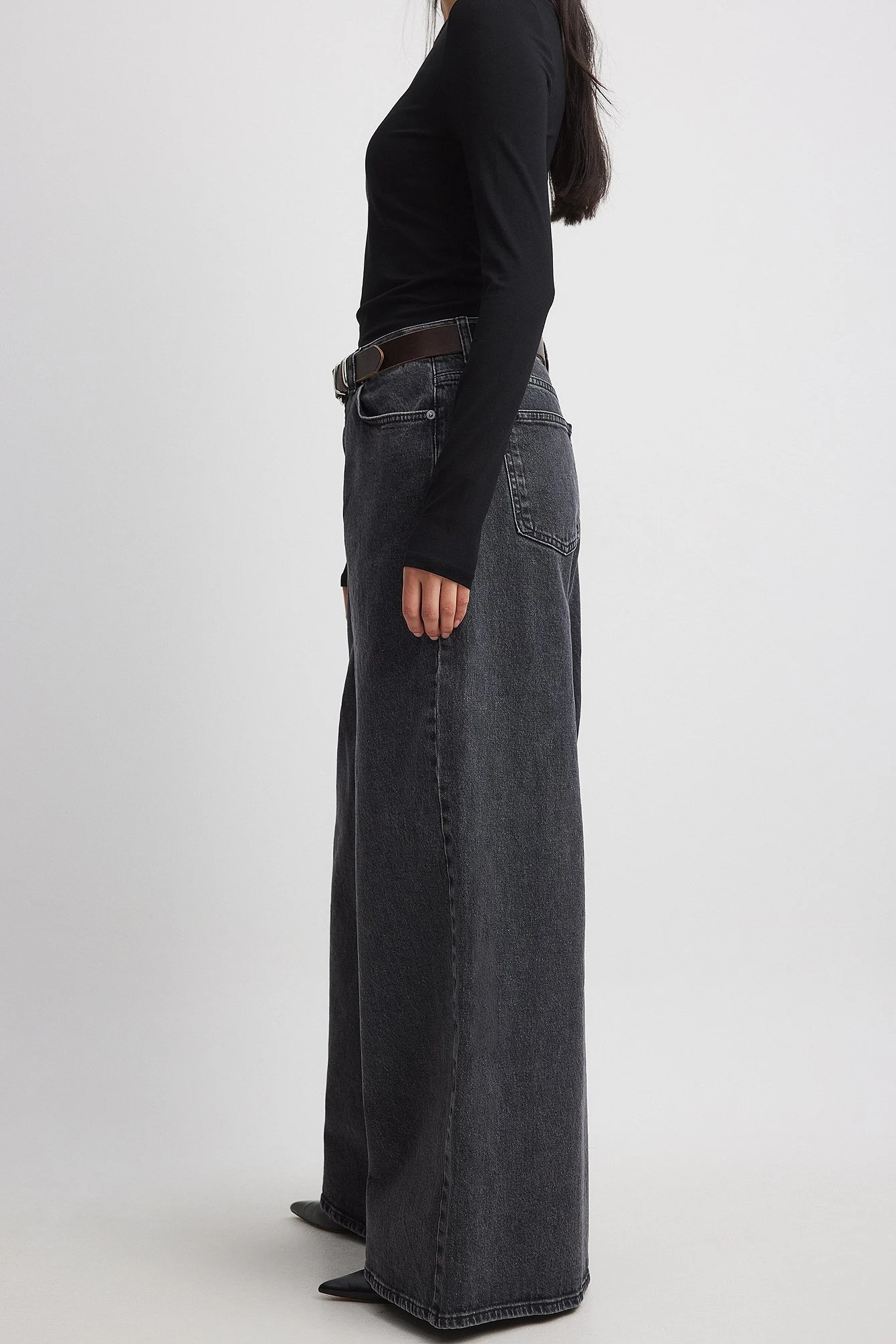 Jeans mit sehr weiten Beinen