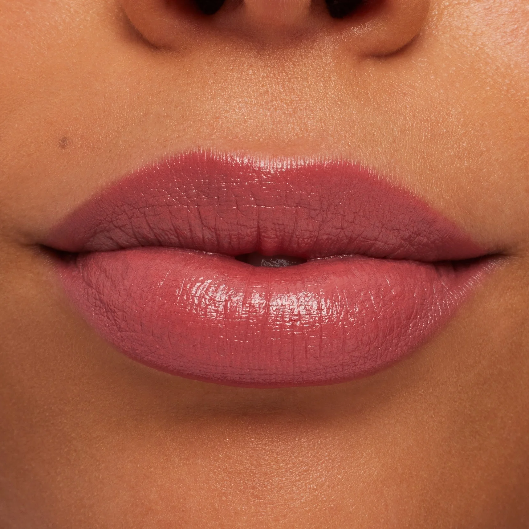 „Rossetti M·A·CXIMAL SLEEK SATIN“ LŪPŲ DAŽAI – „Rossetto“