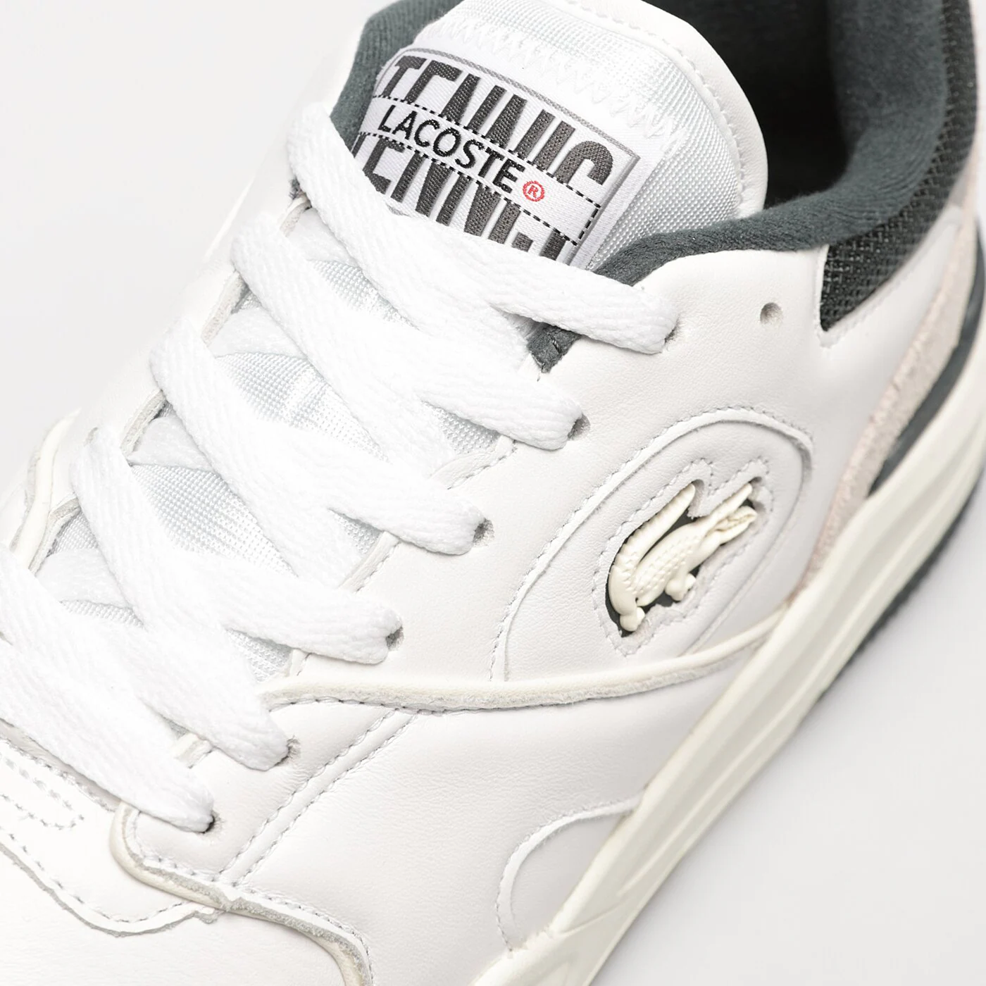 LACOSTE LINESHOT 223 3 SMA Weiß