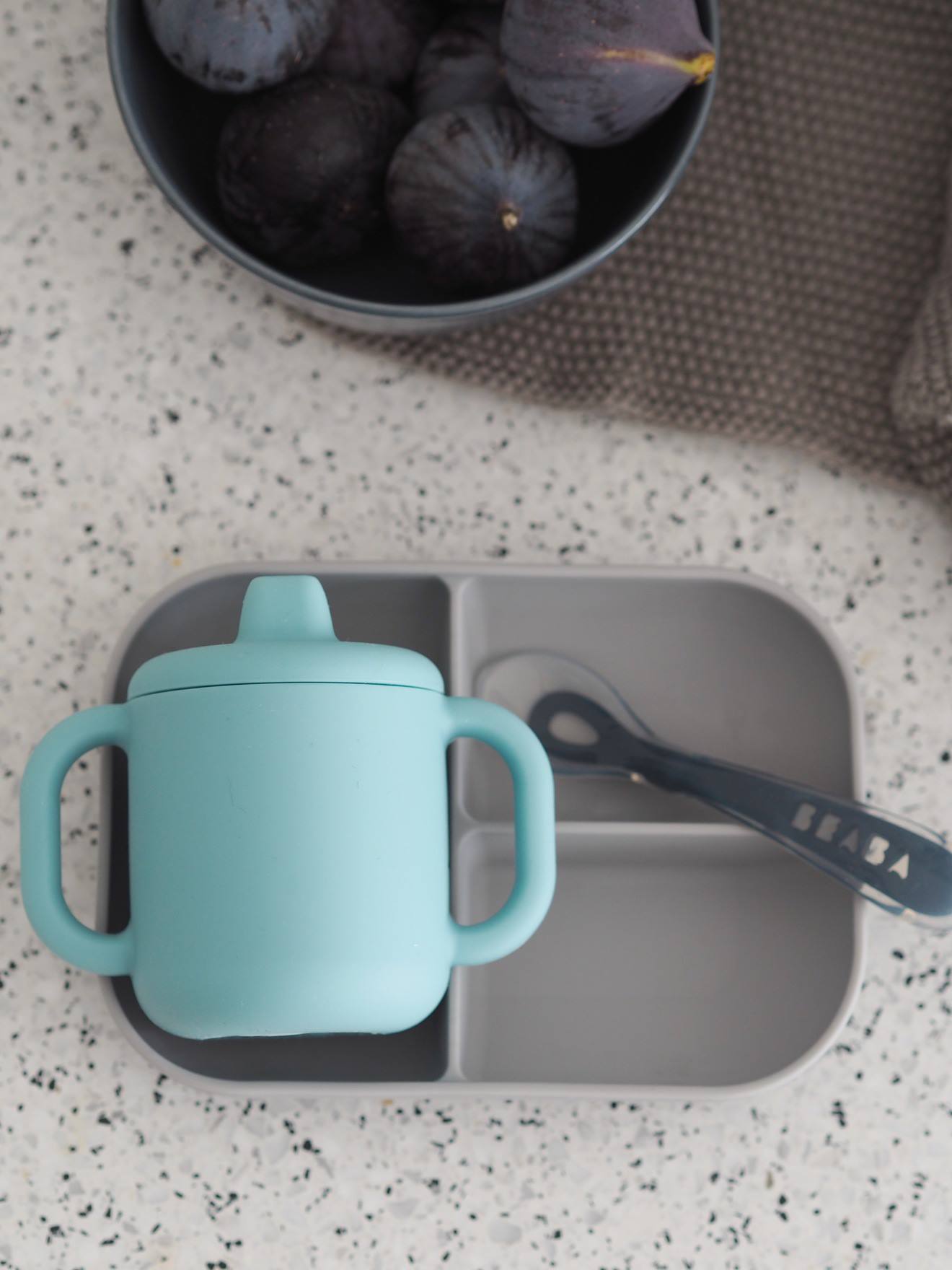 Coffret d’apprentissage 3 pièces BEABA en silicone bleu