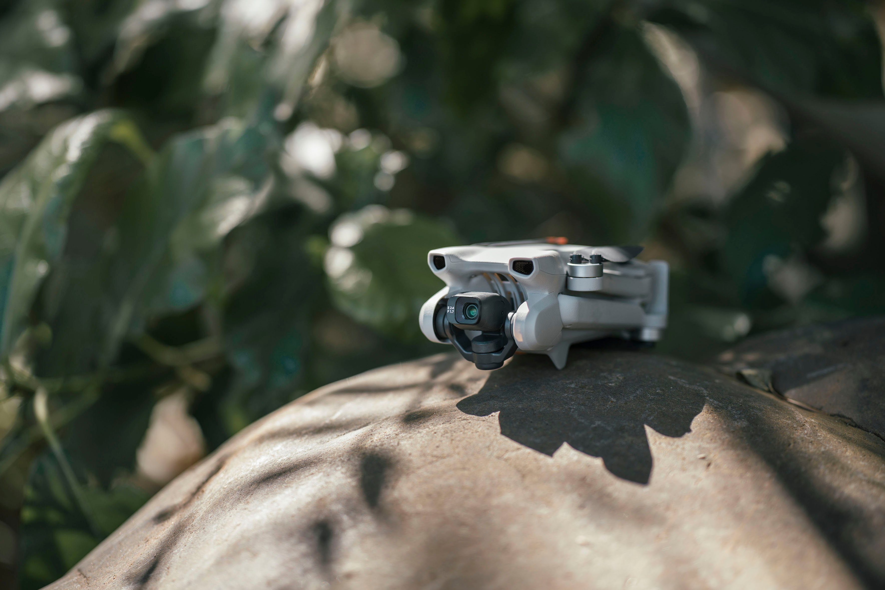 DJI Mini 3 Fly More Combo & DJI RC Drohne (4K Ultra HD)