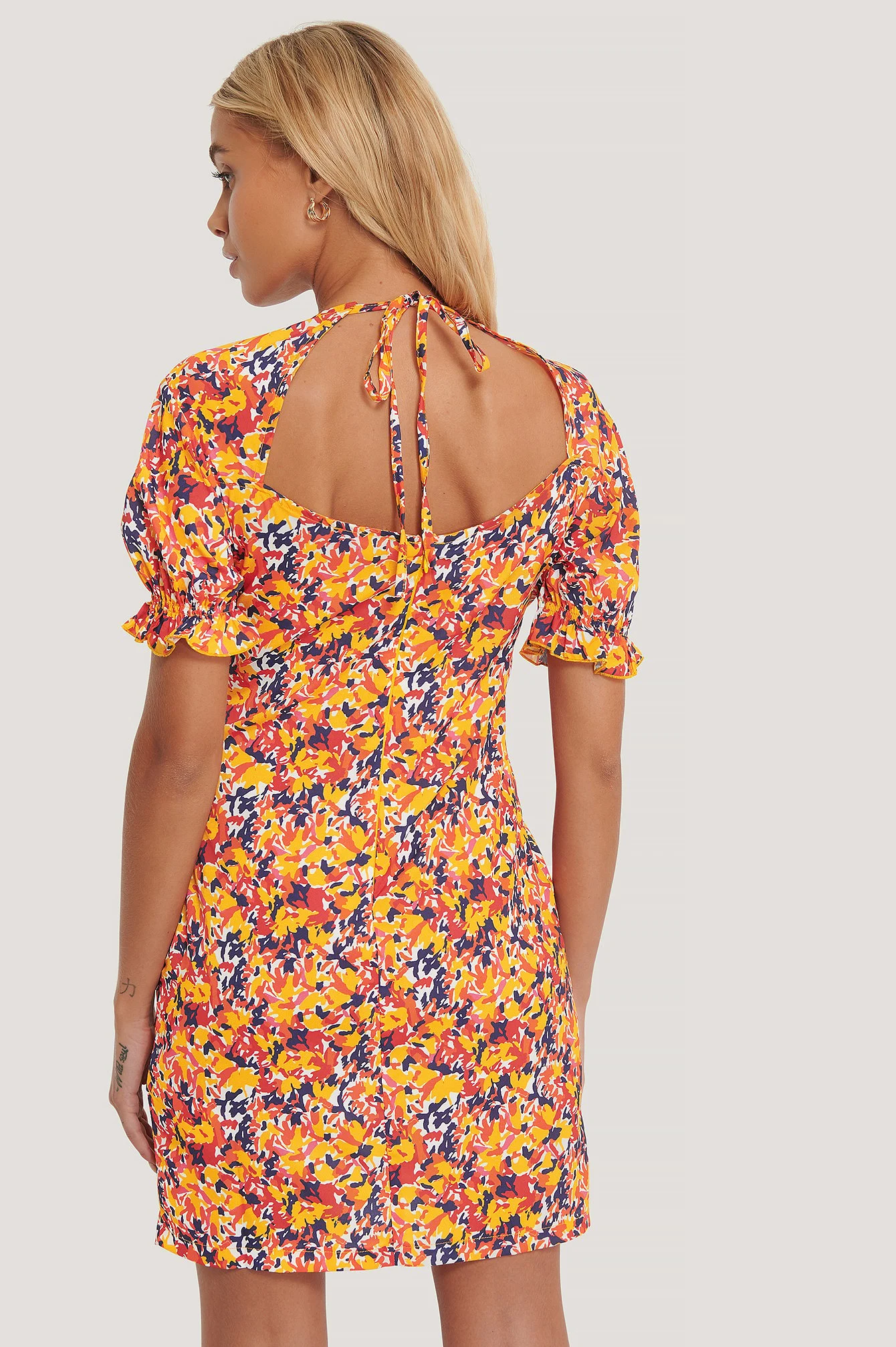 Minikleid mit Blumen
